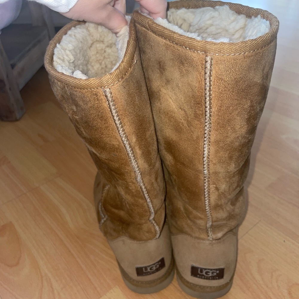 UGG boots size 9W